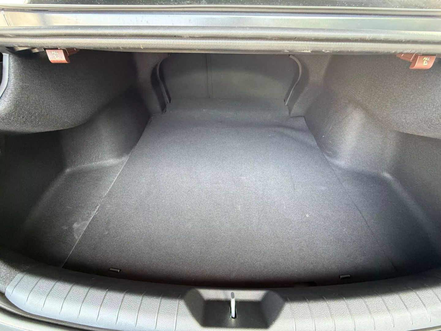 2025 Hyundai Sonata - Image 20