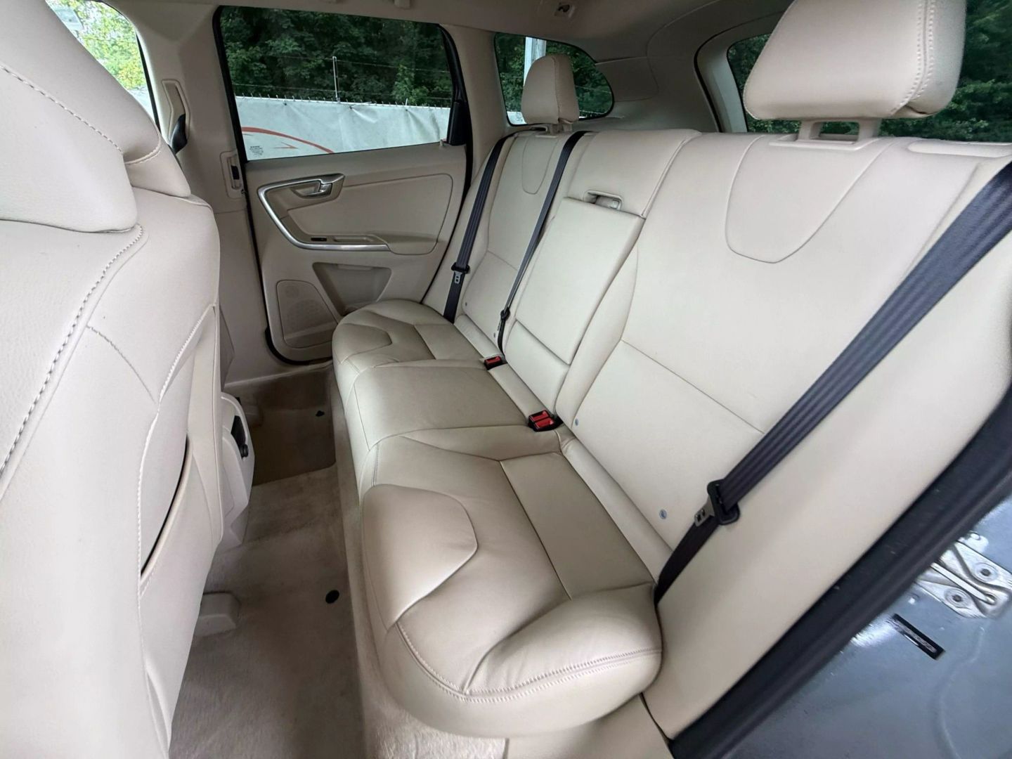 2016 Volvo Xc60 - Image 19