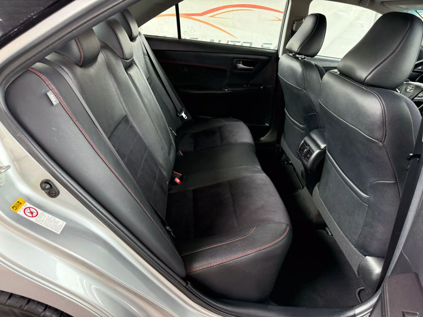 2015 Toyota Camry - Image 22
