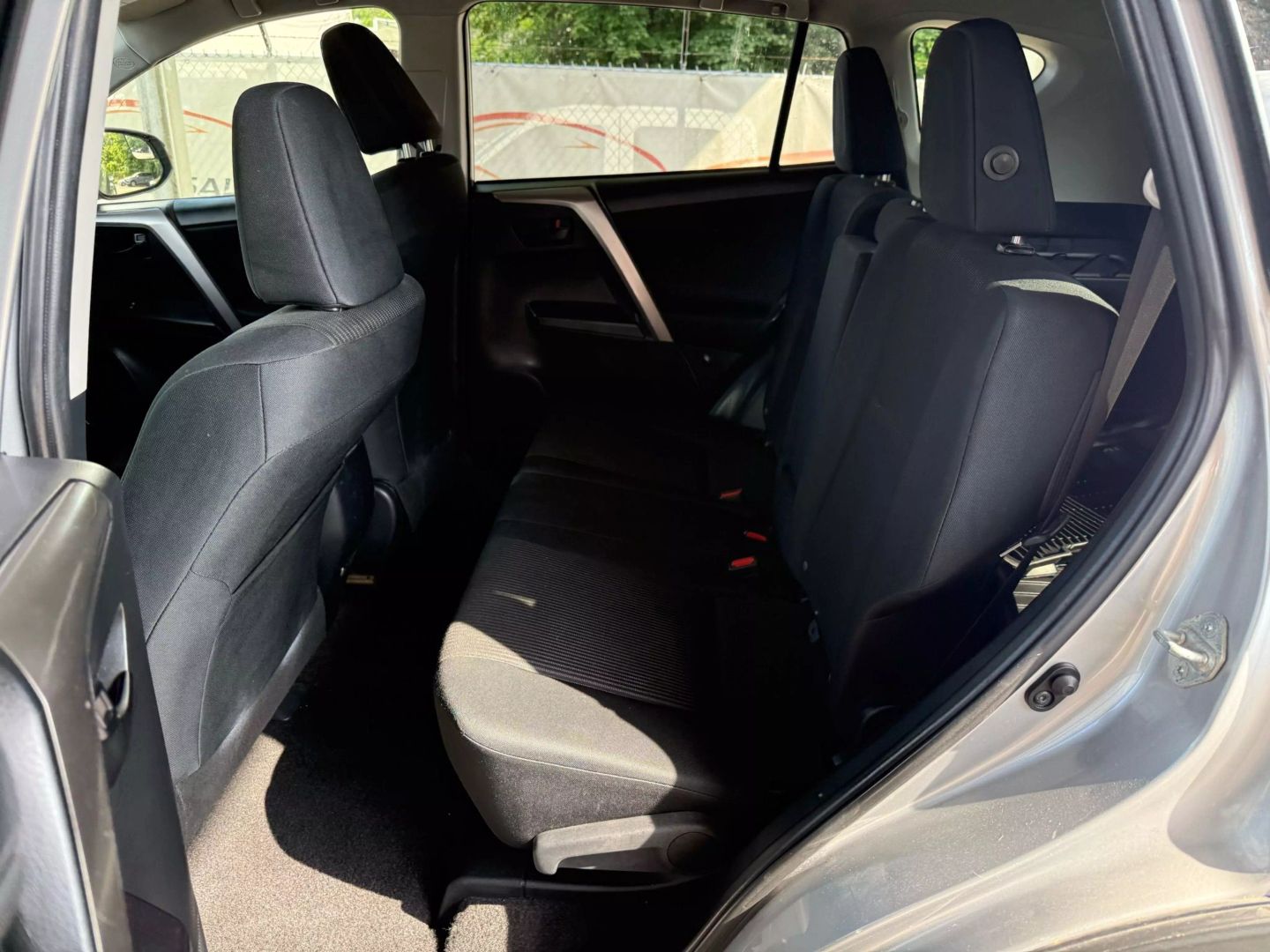 2018 Toyota Rav4 - Image 18