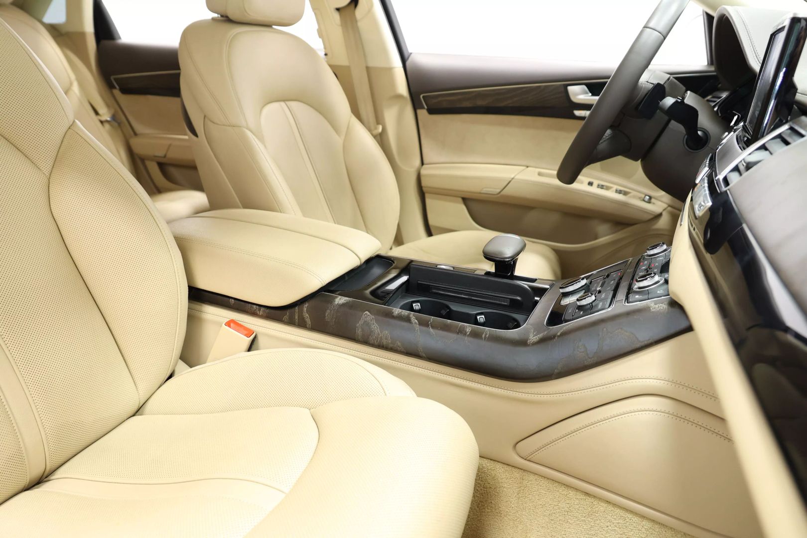 2015 Audi A8 - Image 101