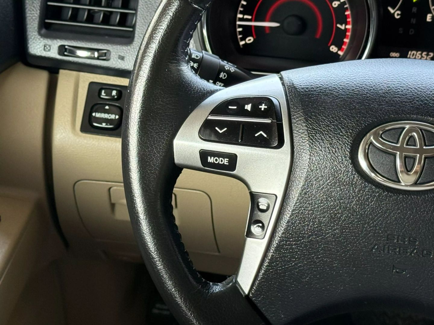 2013 Toyota Highlander - Image 32