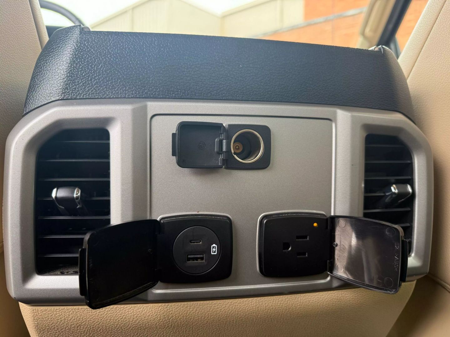 2021 Ford F250 Super Duty Crew Cab - Image 16