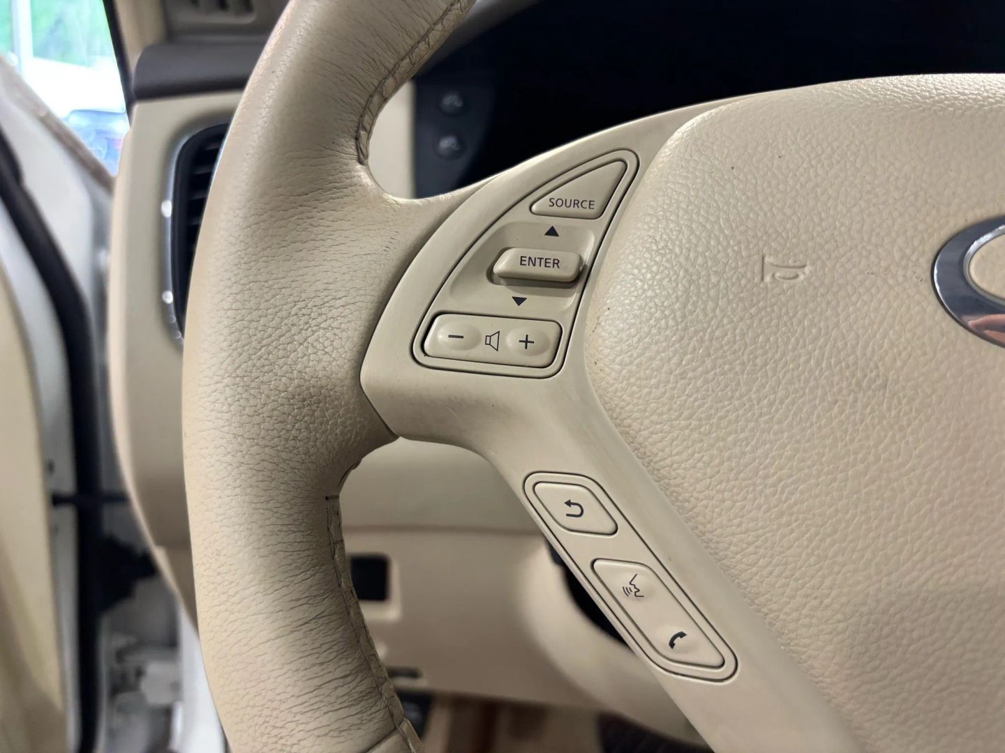 2015 Infiniti Qx50 Journey Sport Utility 4d - Image 24