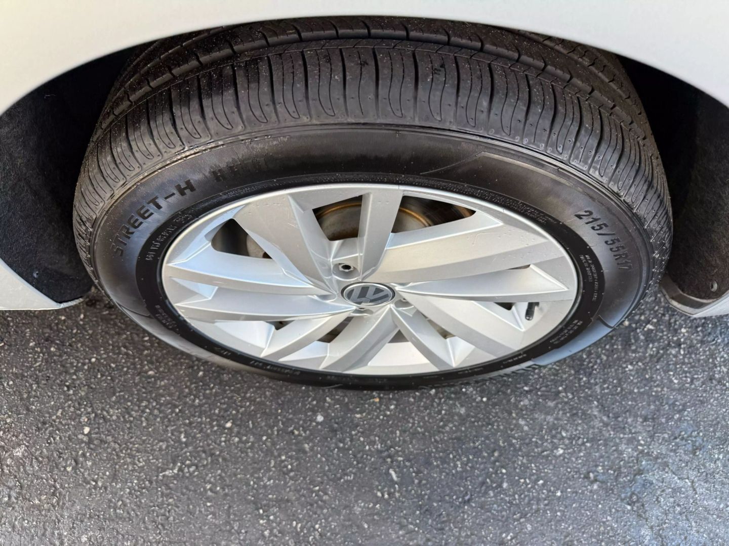 2018 Volkswagen Passat - Image 43