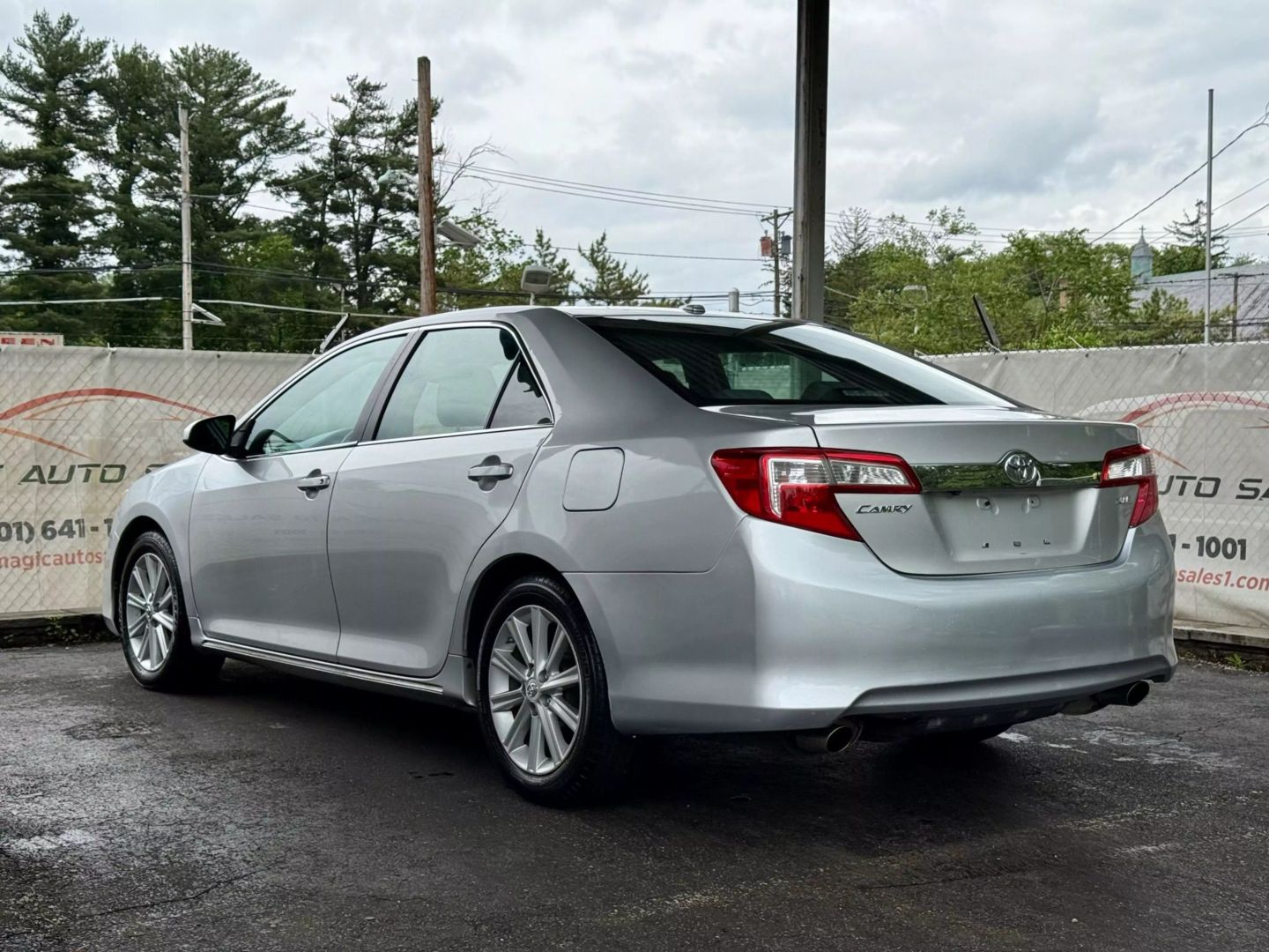 2012 Toyota Camry - Image 11