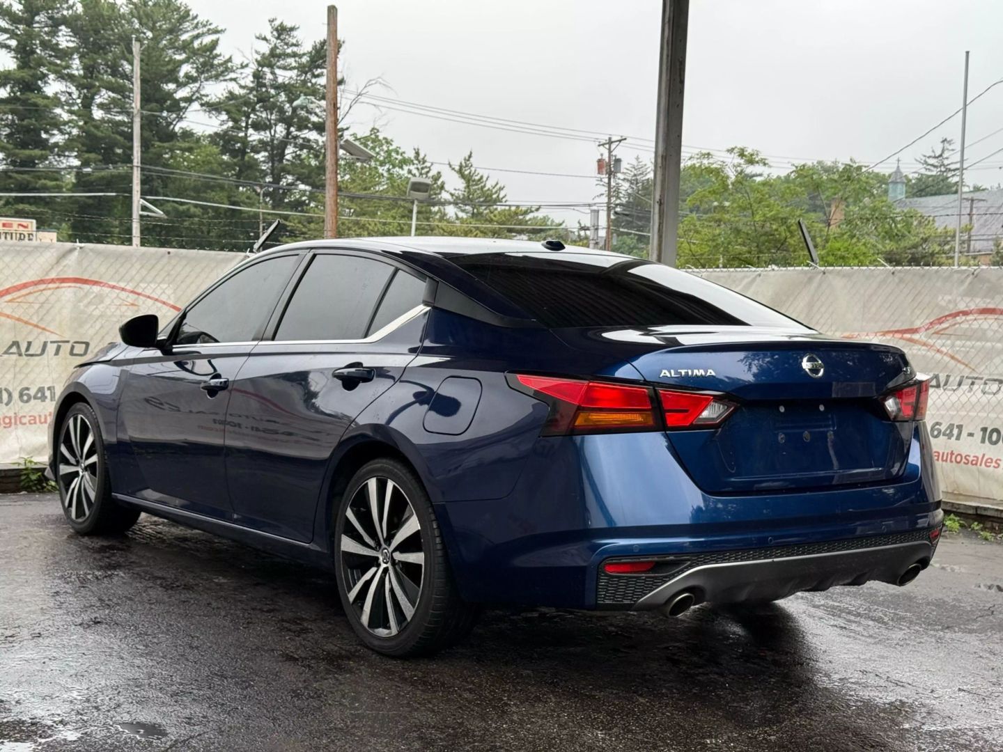 2020 Nissan Altima - Image 9