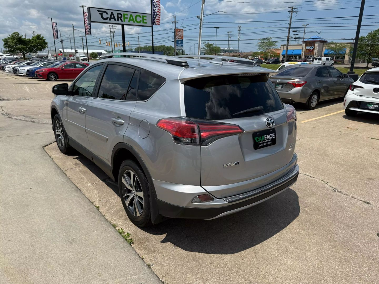 2017 Toyota Rav4 - Image 7