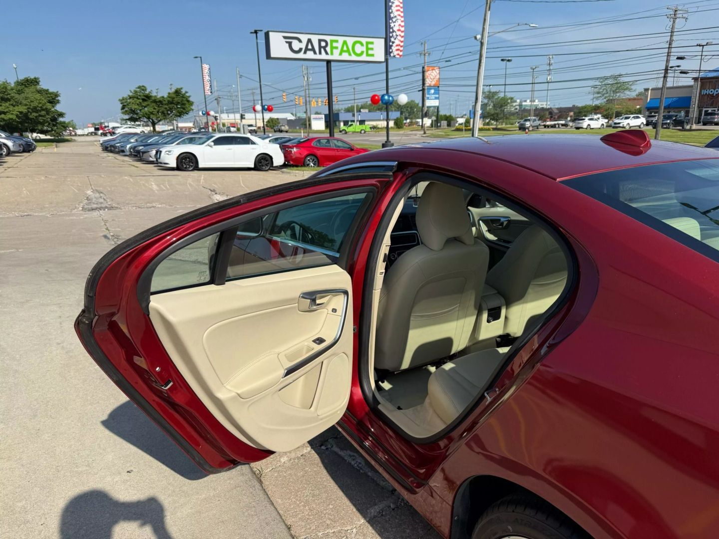 2015 Volvo S60 - Image 19