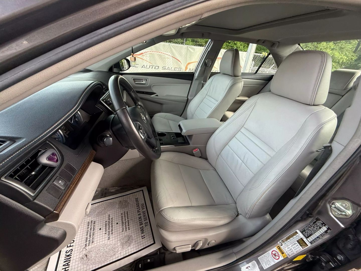 2016 Toyota Camry - Image 16