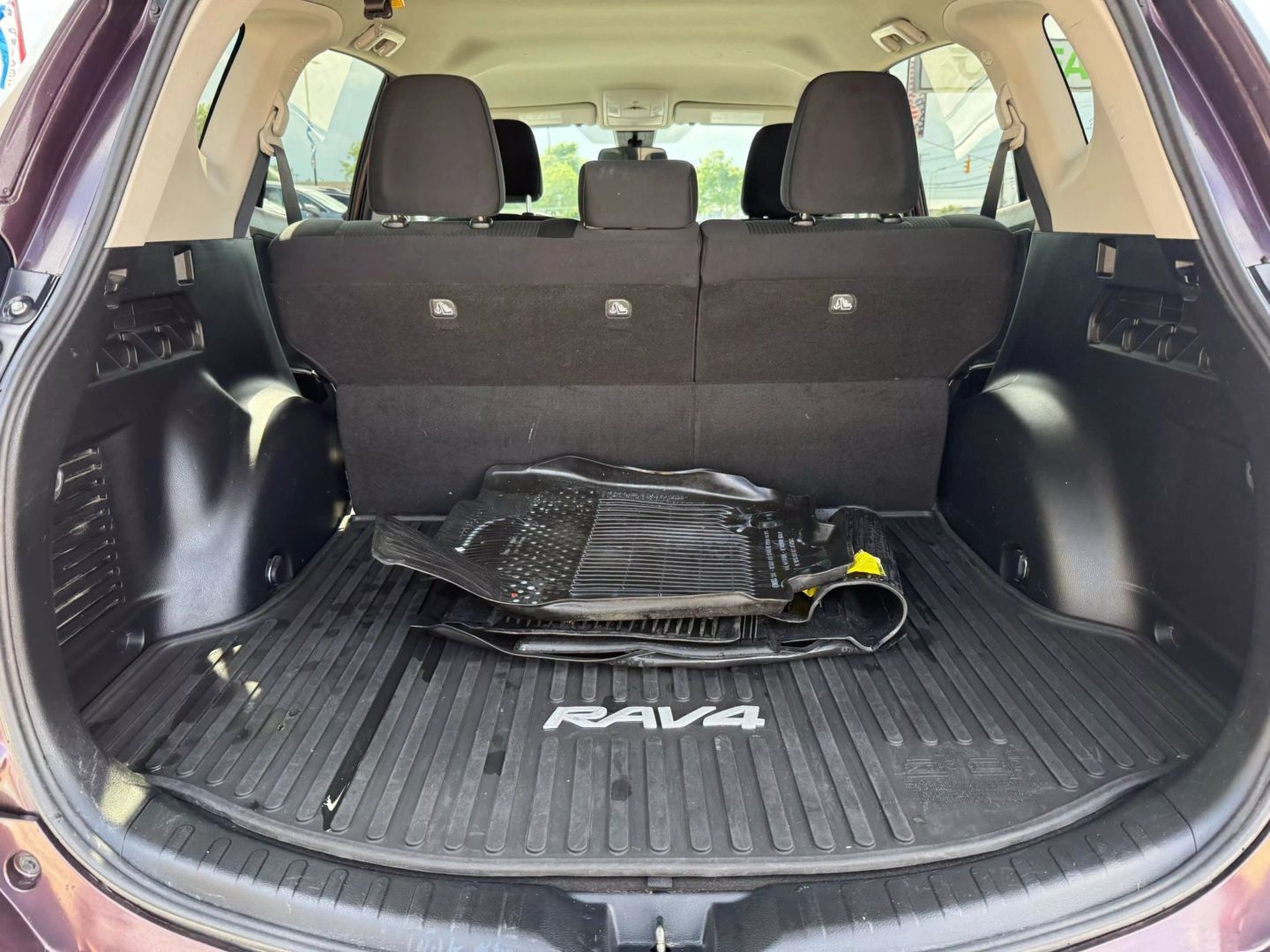 2017 Toyota Rav4 - Image 8