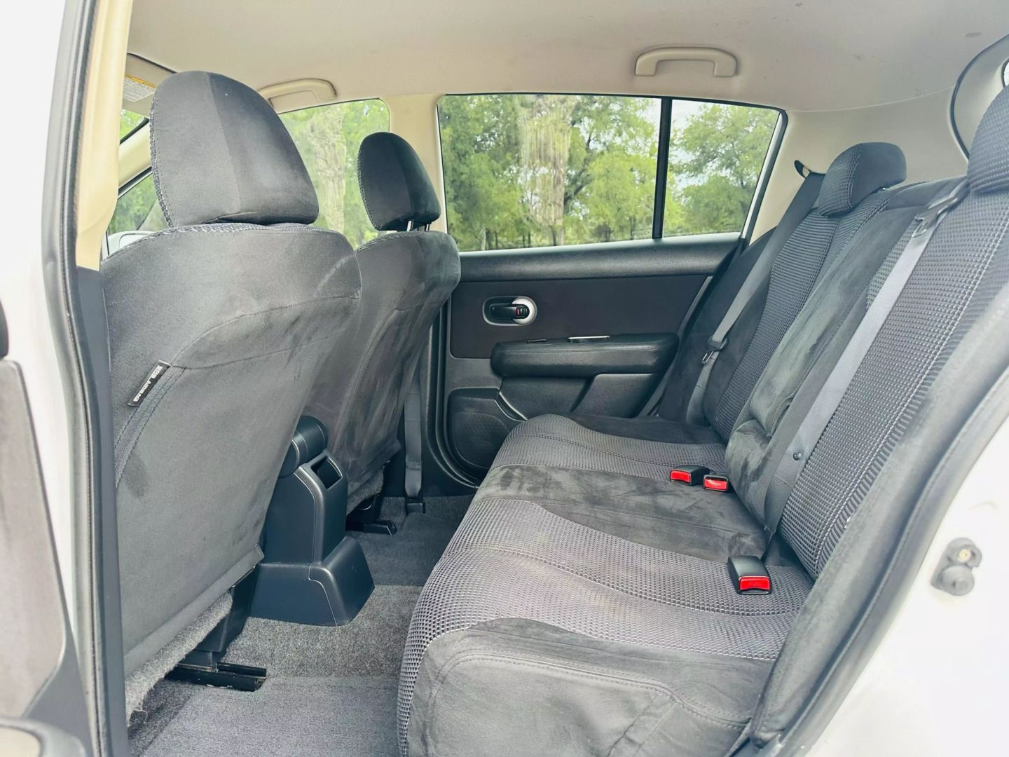 2010 Nissan Versa - Image 15