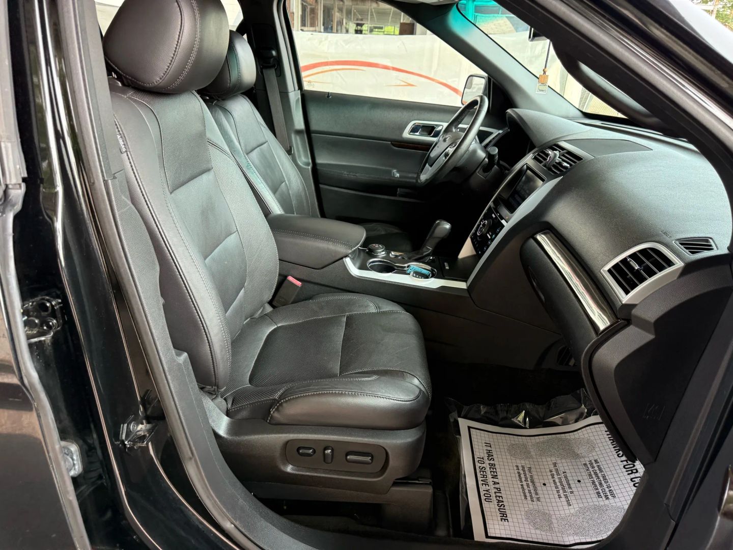 2015 Ford Explorer - Image 26