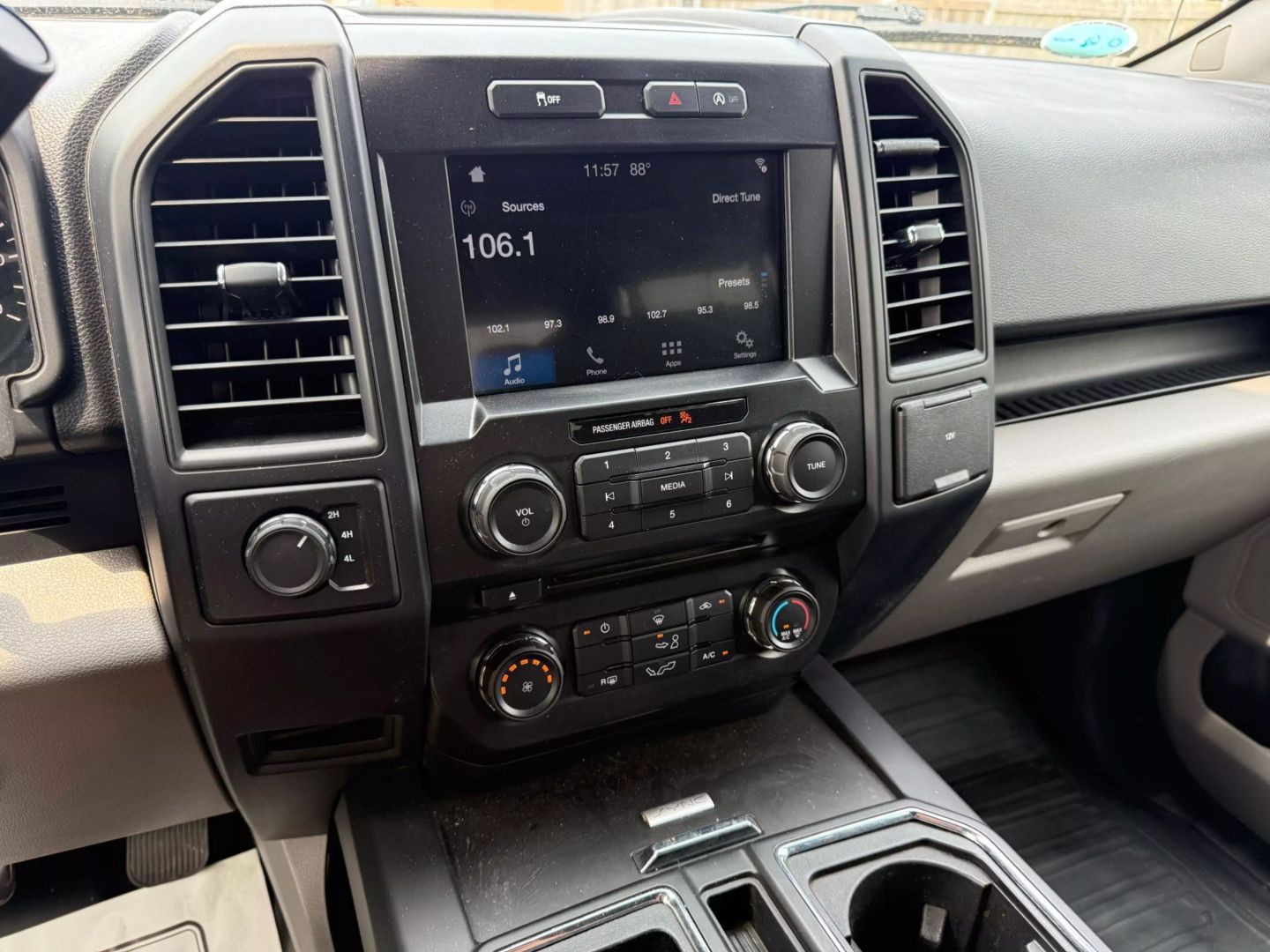 2017 Ford F150 Supercrew Cab - Image 25