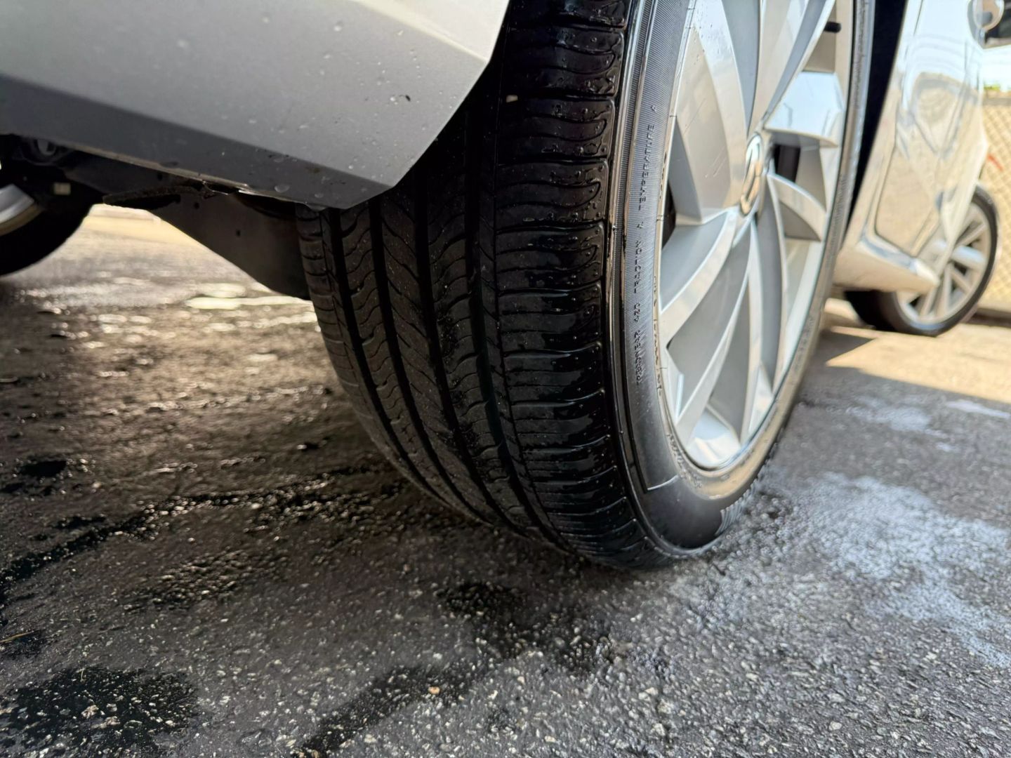 2018 Volkswagen Passat - Image 46
