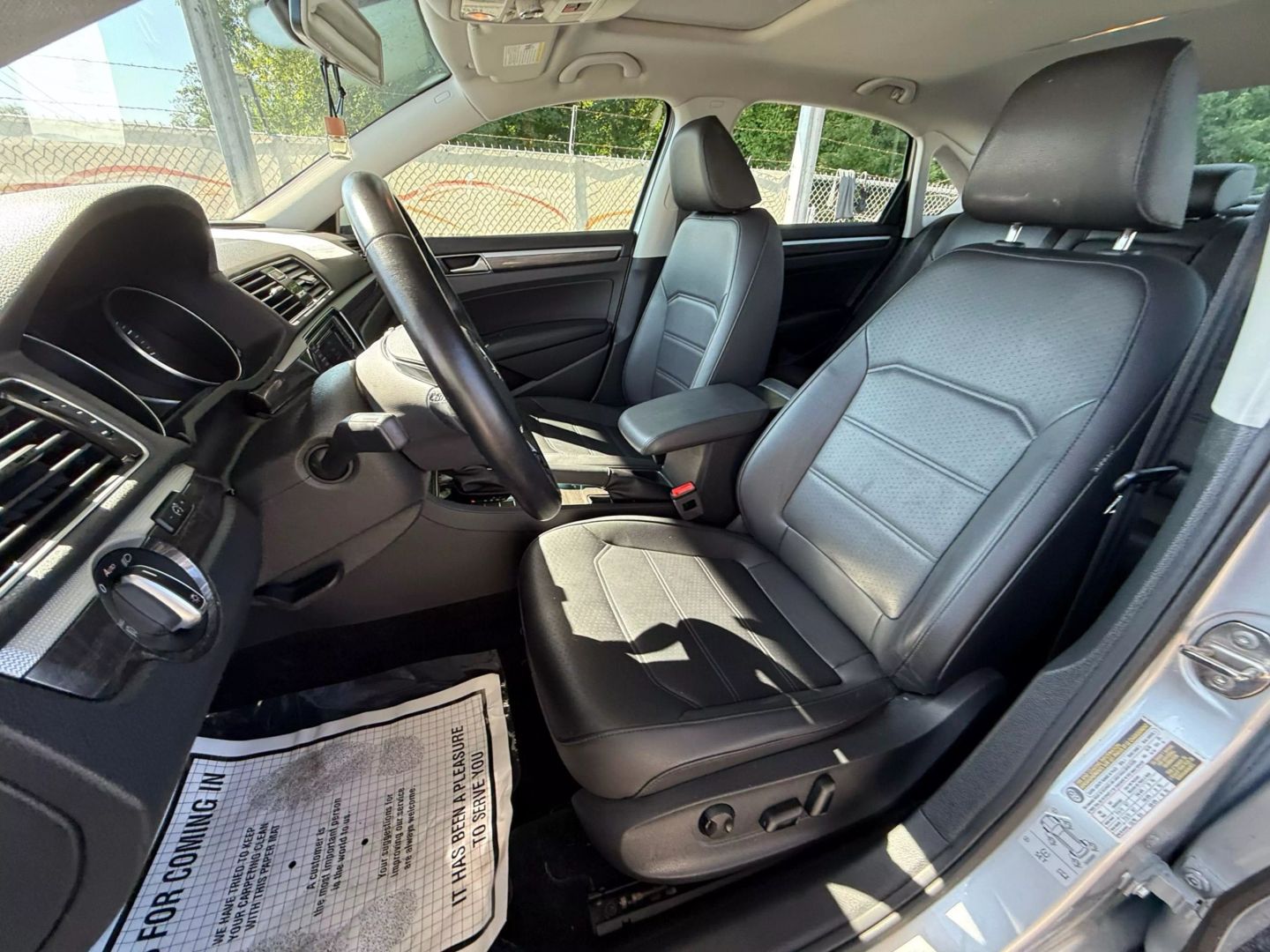 2018 Volkswagen Passat - Image 16