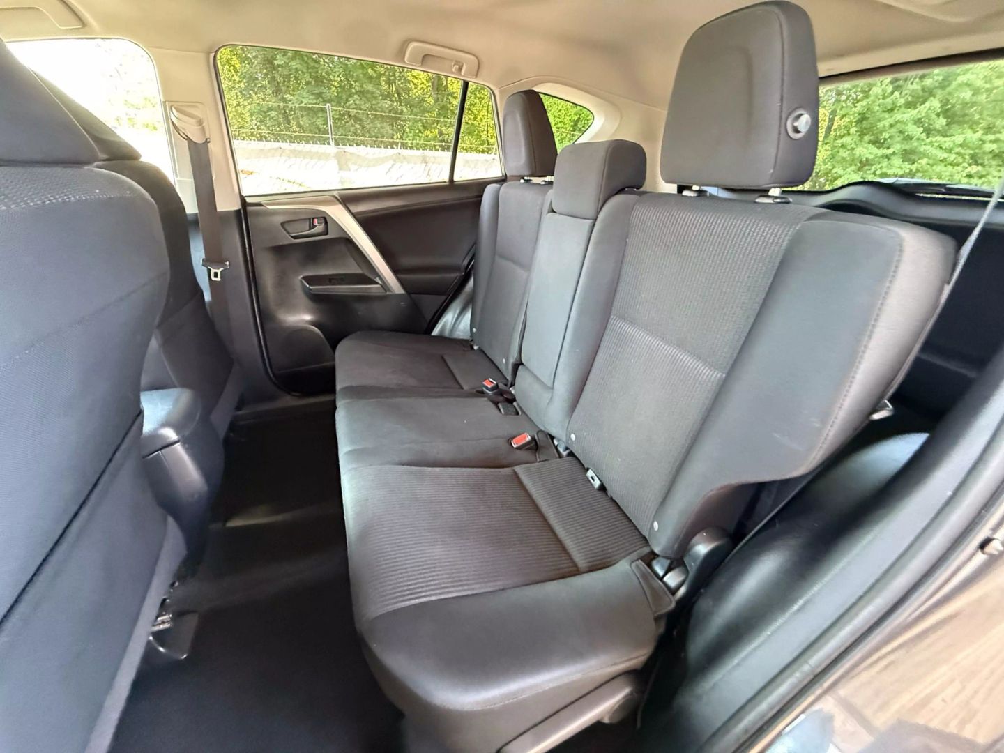 2016 Toyota Rav4 - Image 19