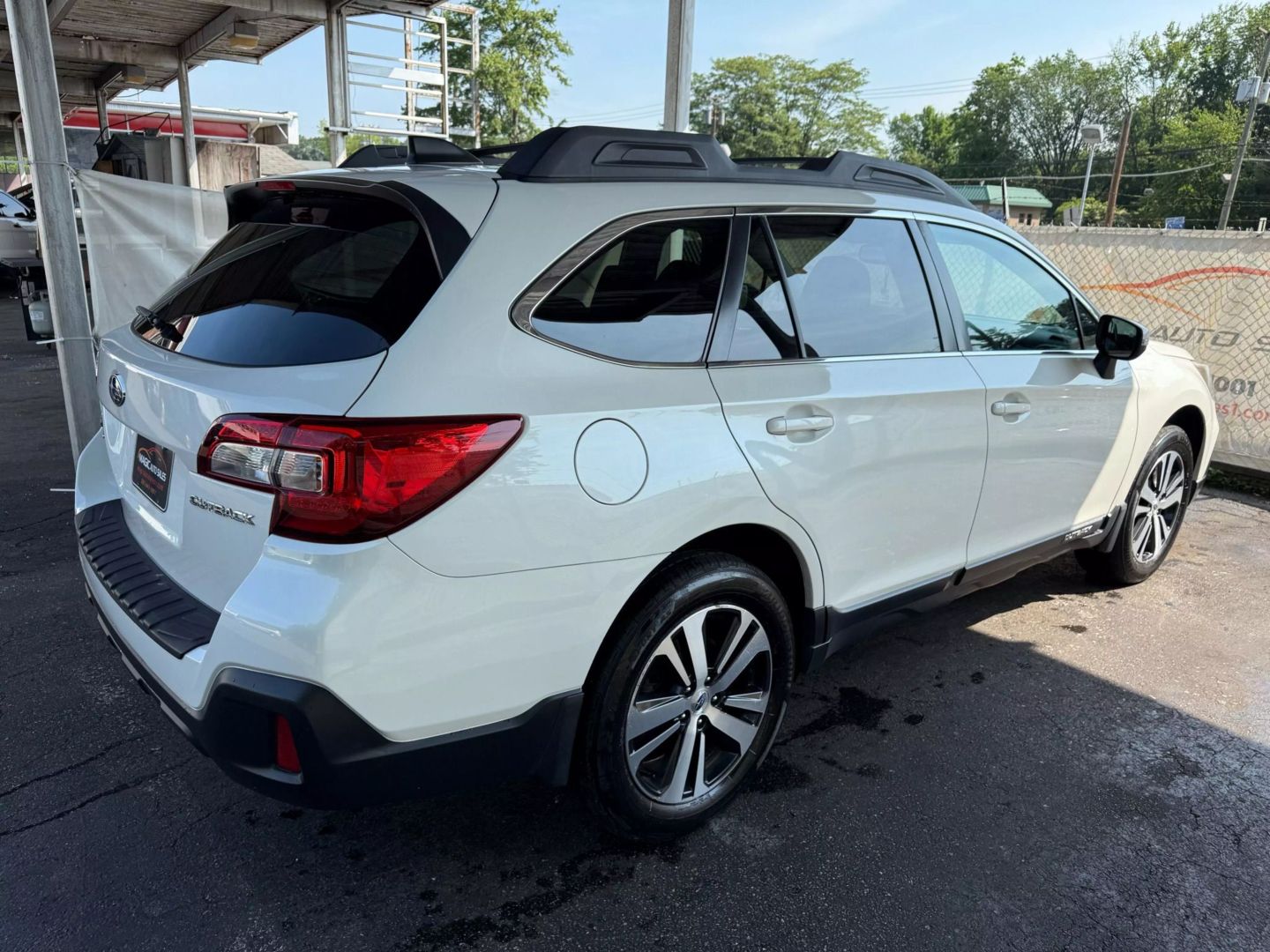 2018 Subaru Outback - Image 13