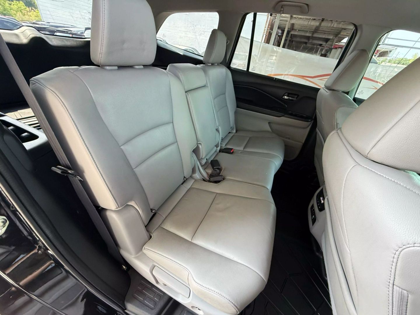 2018 Honda Pilot - Image 25