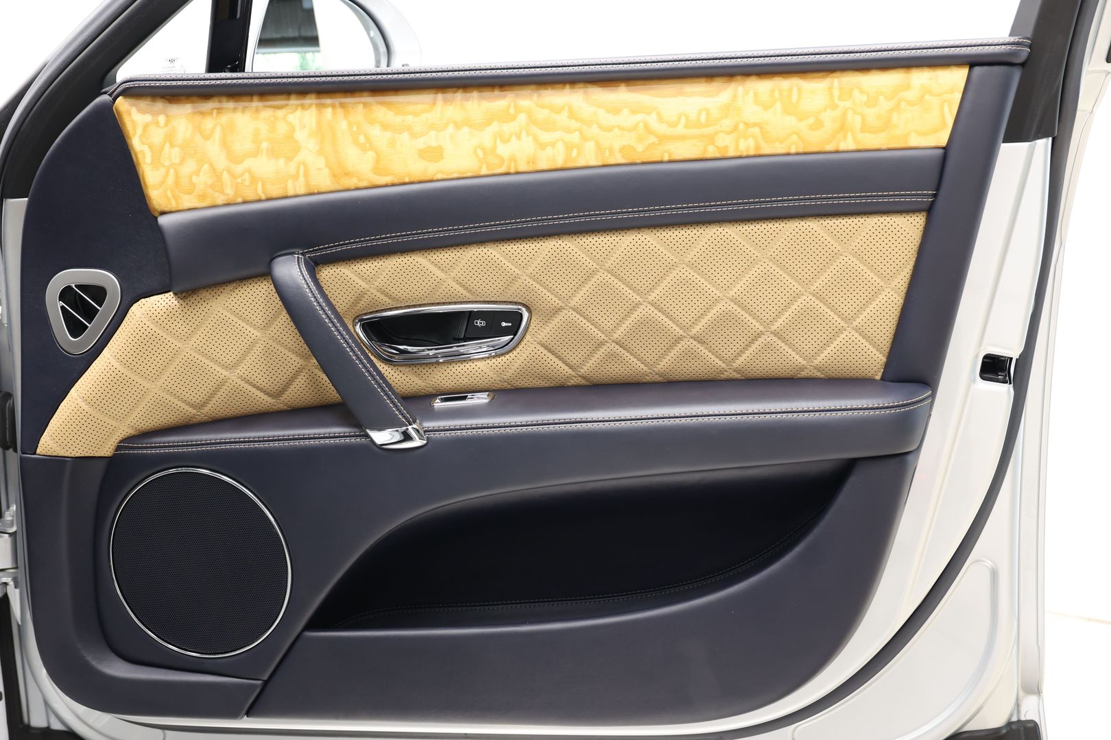 2017 Bentley Flying Spur - Image 88