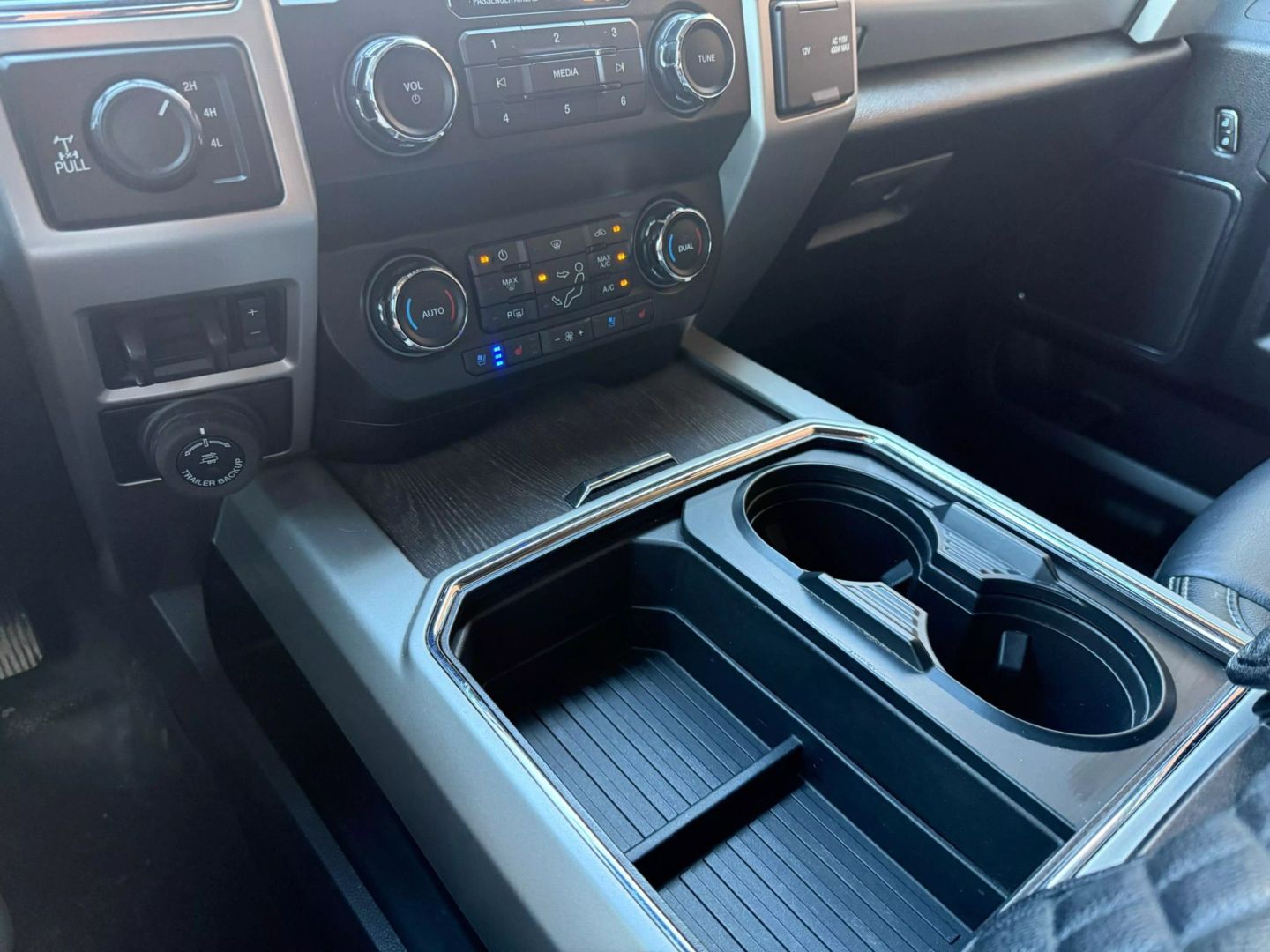 2020 Ford F250 Super Duty Crew Cab - Image 36