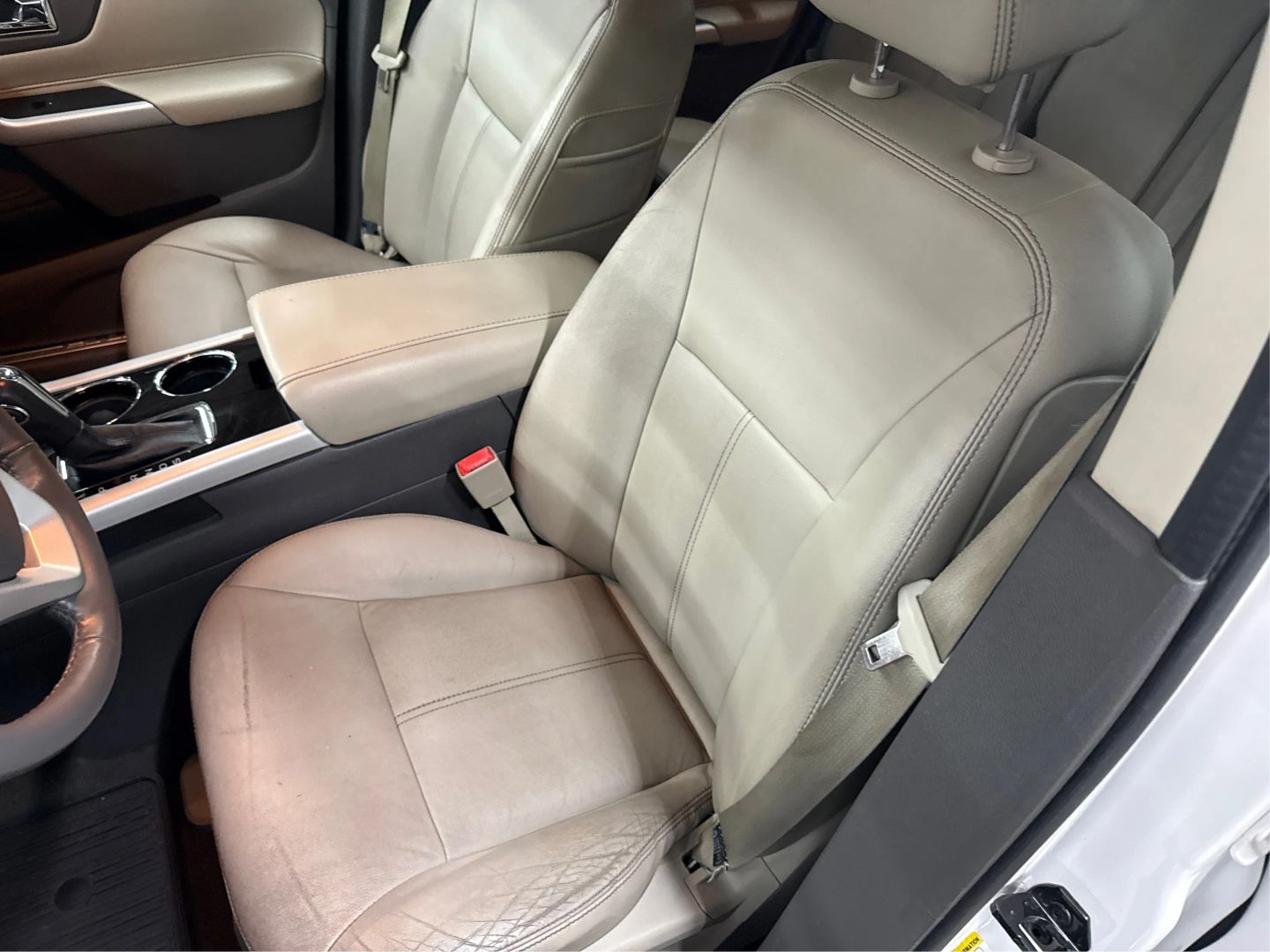 2014 Ford Edge - Image 28