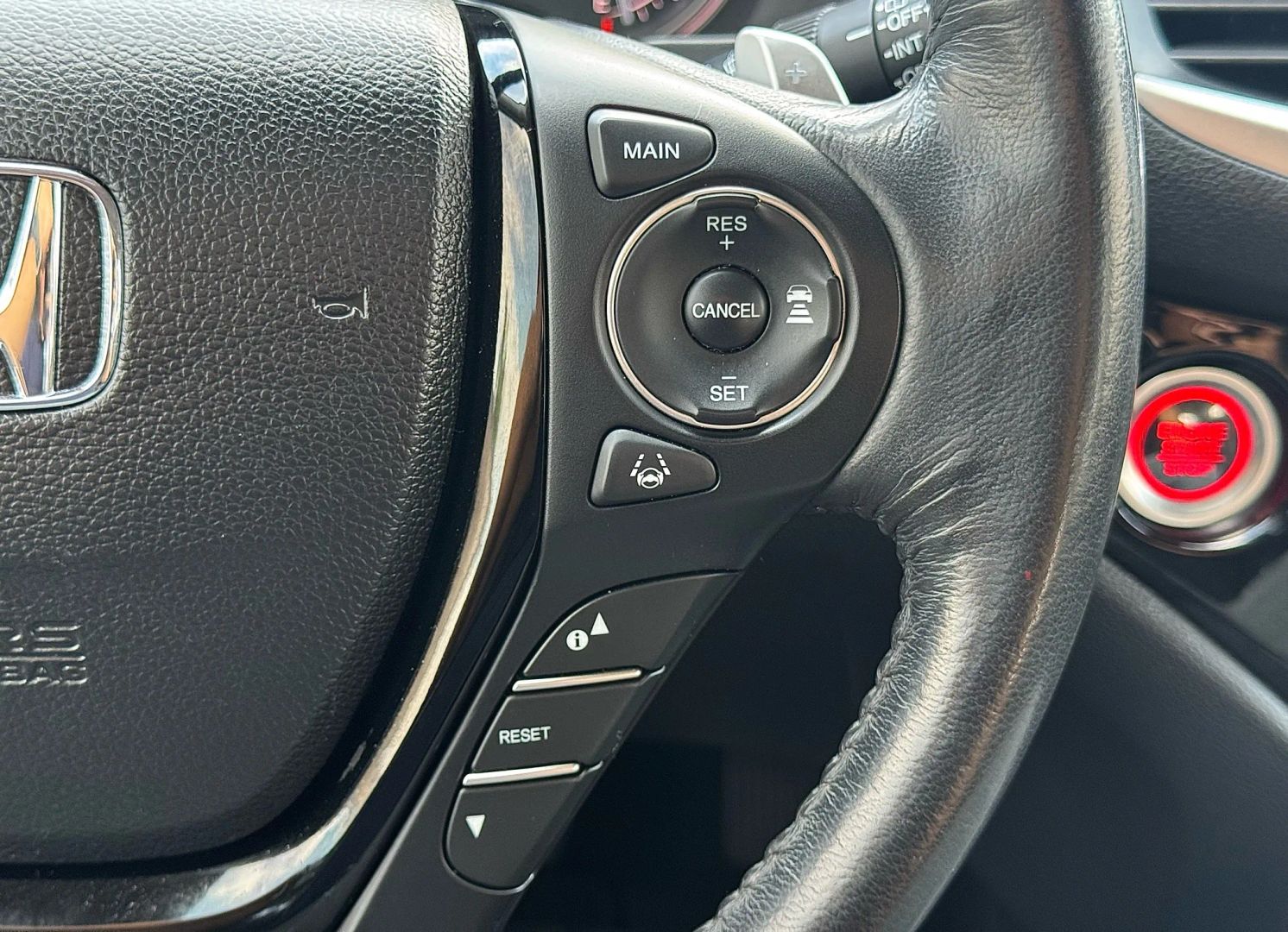 2018 Honda Pilot - Image 23