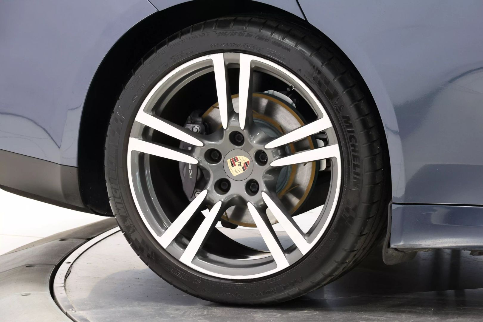 2014 Porsche Panamera - Image 120