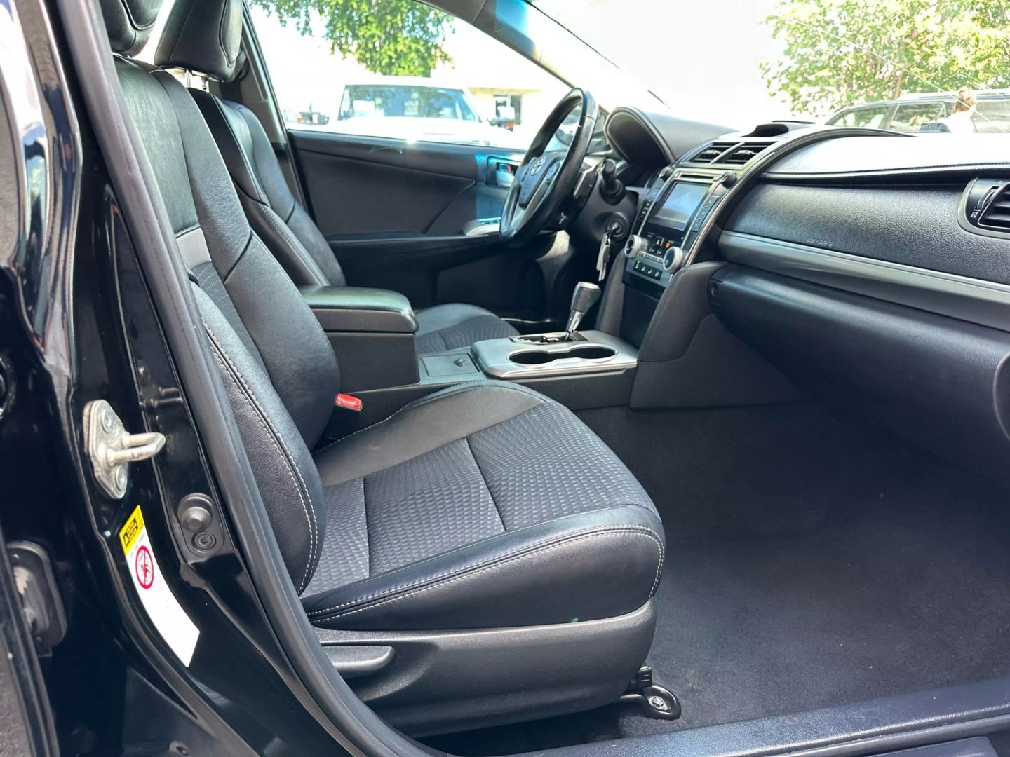 2014 Toyota Camry - Image 21