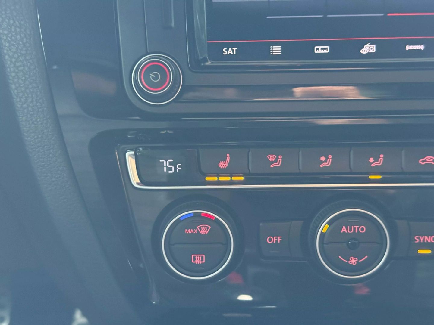 2017 Volkswagen Jetta - Image 29