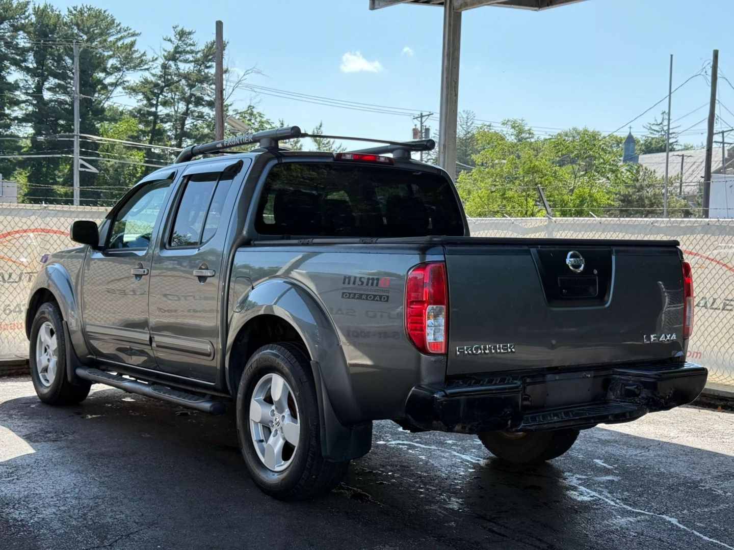 2005 Nissan Frontier Crew Cab - Image 9