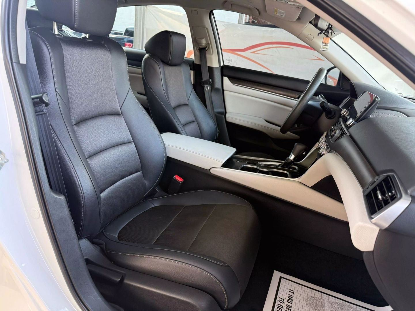 2018 Honda Accord - Image 26