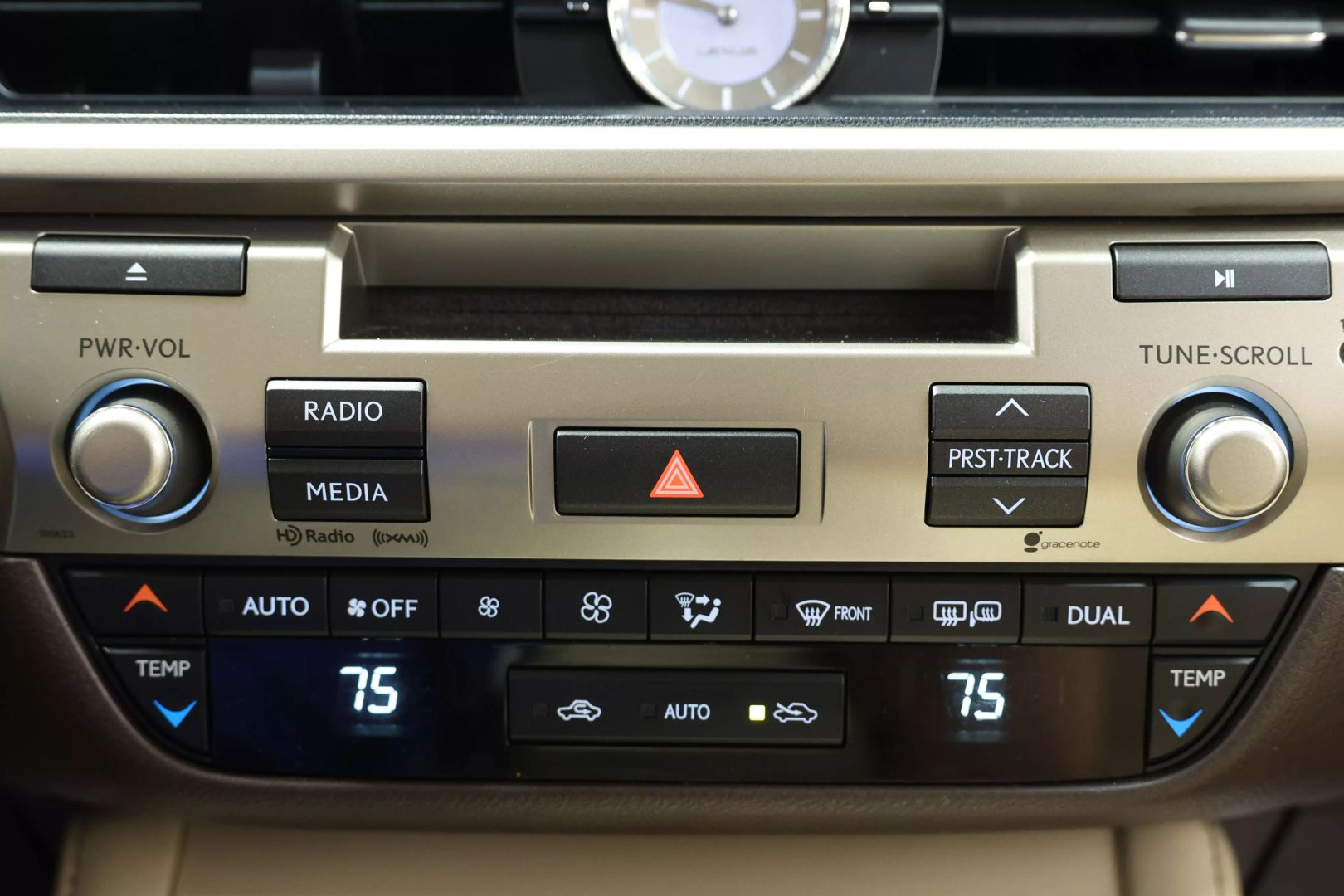 2016 Lexus Es - Image 35