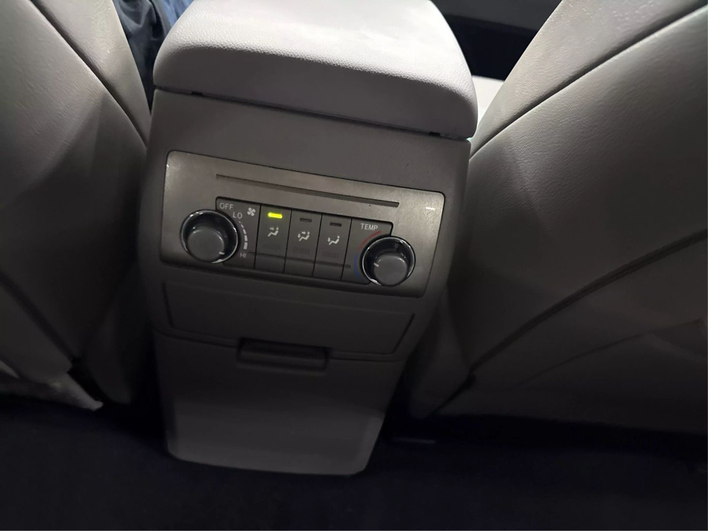 2013 Toyota Highlander - Image 26