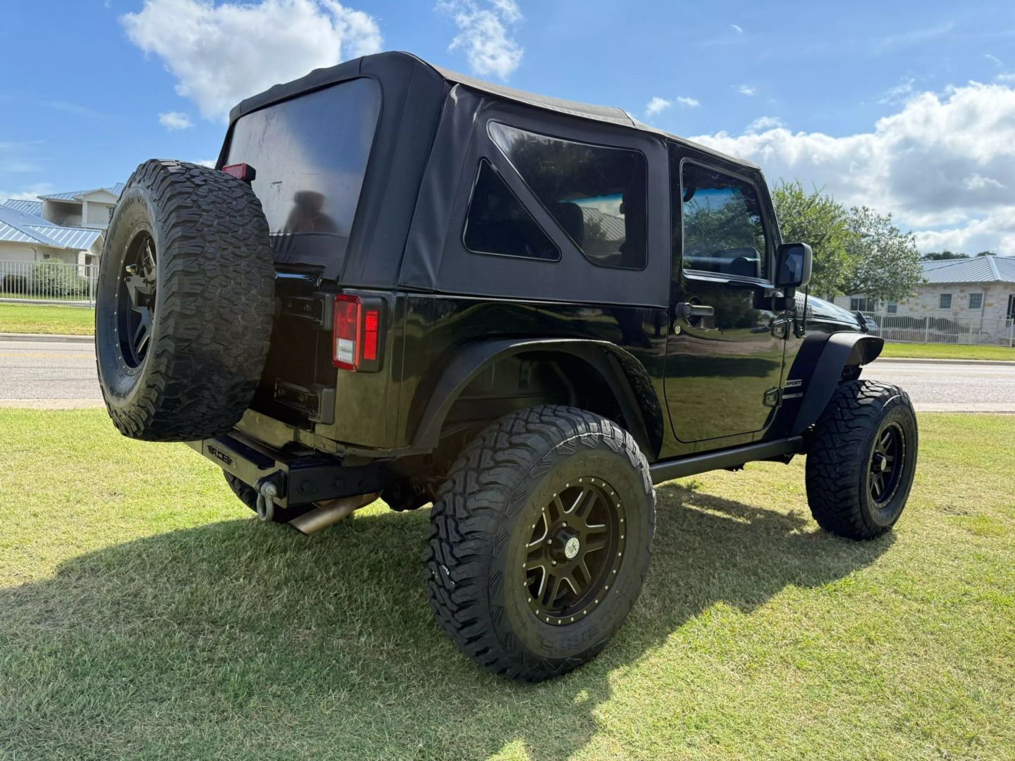 2015 Jeep Wrangler - Image 30