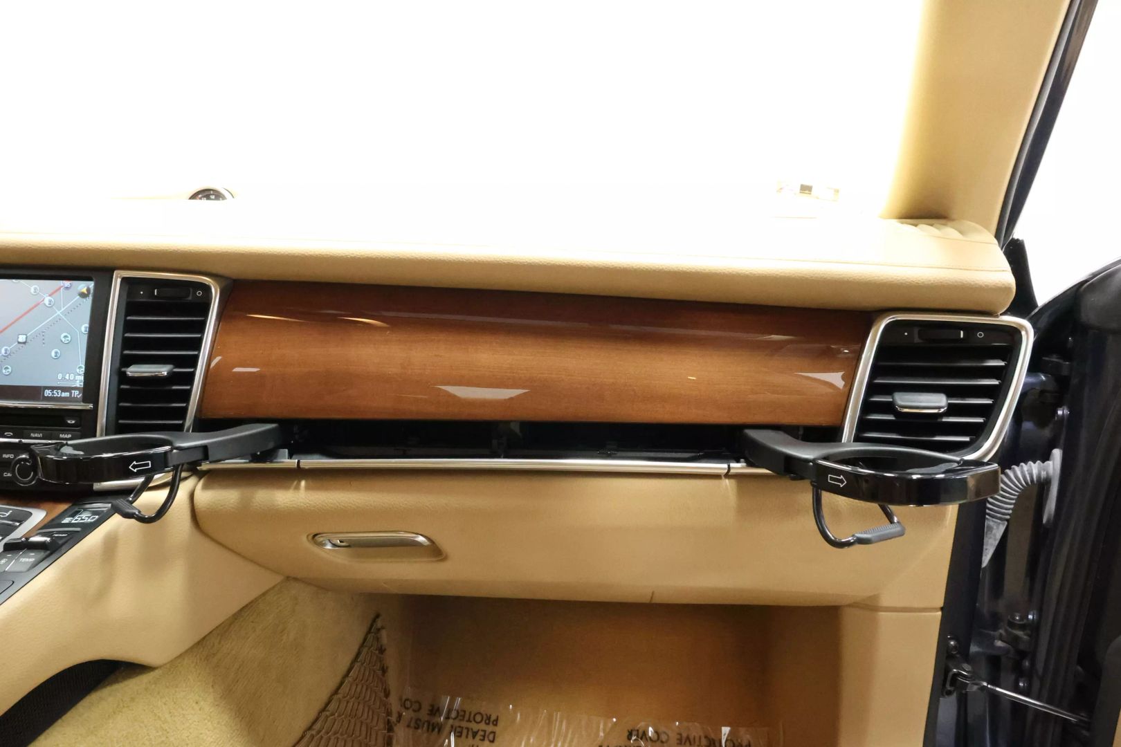 2014 Porsche Panamera - Image 111