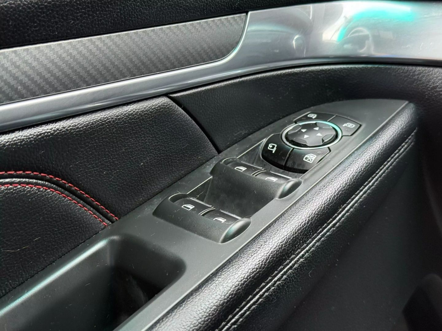2017 Ford Explorer - Image 52