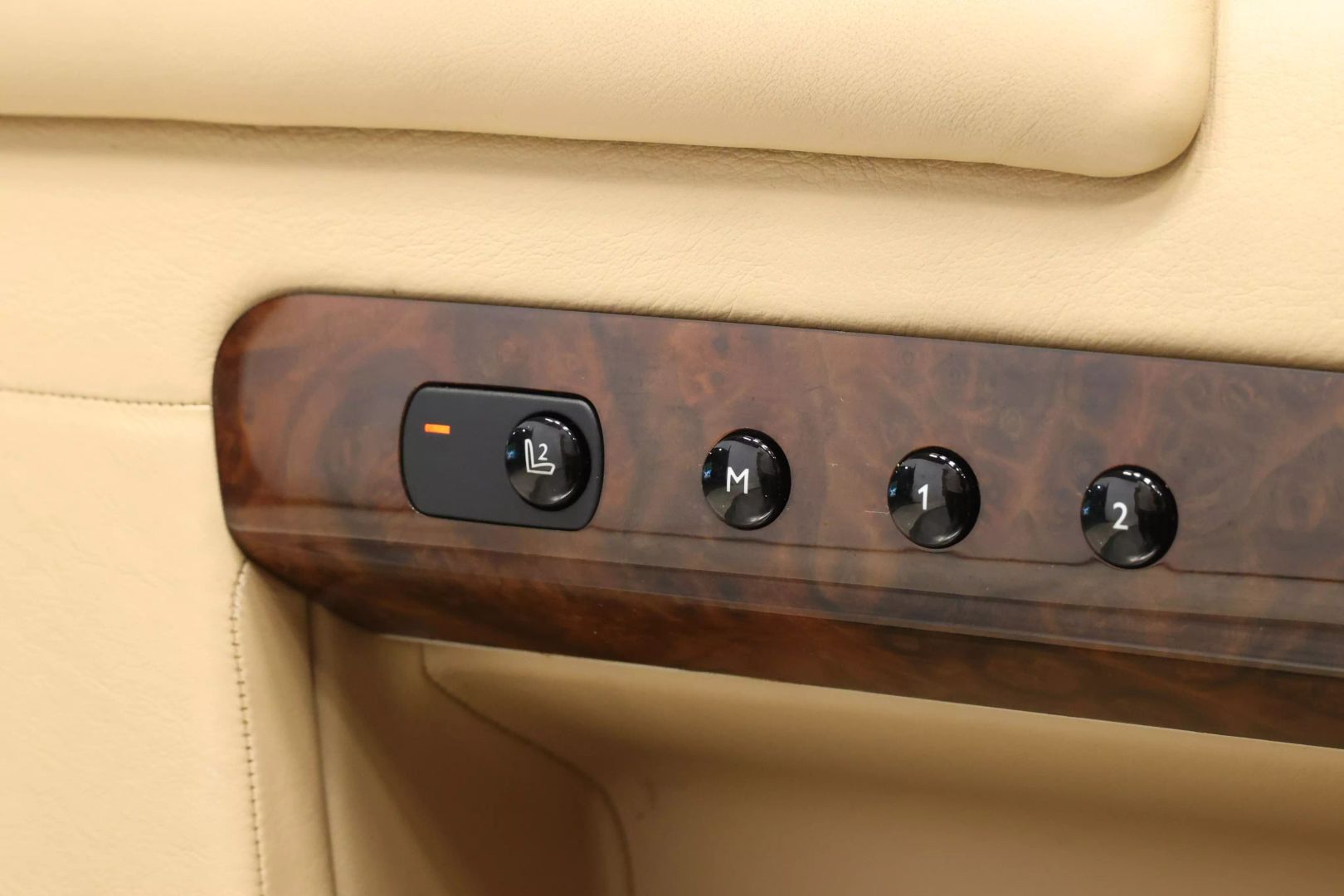 2010 Rolls-royce Ghost - Image 12