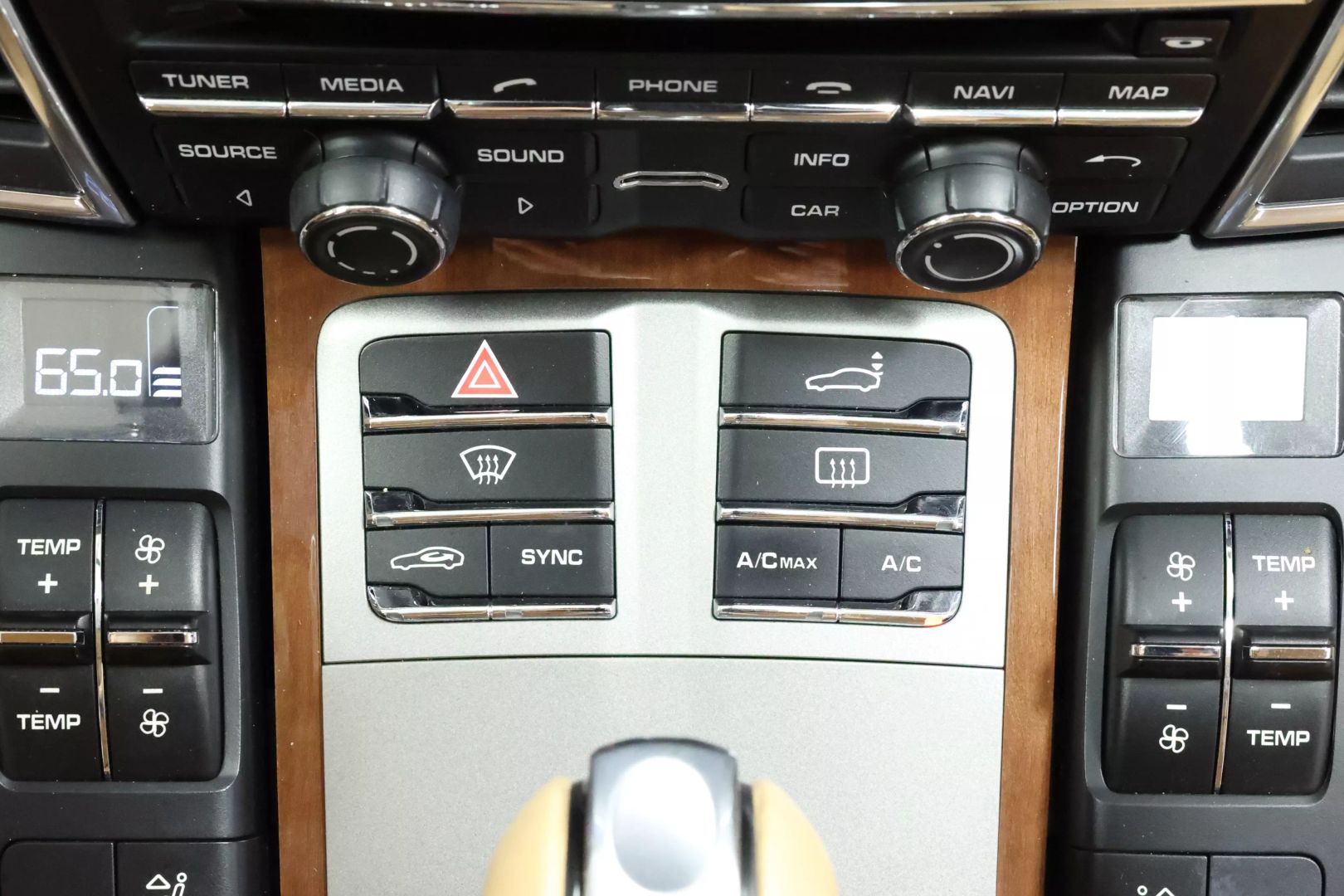 2014 Porsche Panamera - Image 36