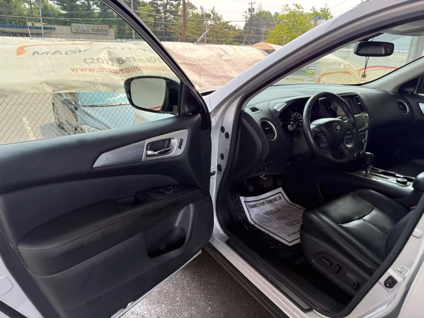 2017 Nissan Pathfinder - Image 14