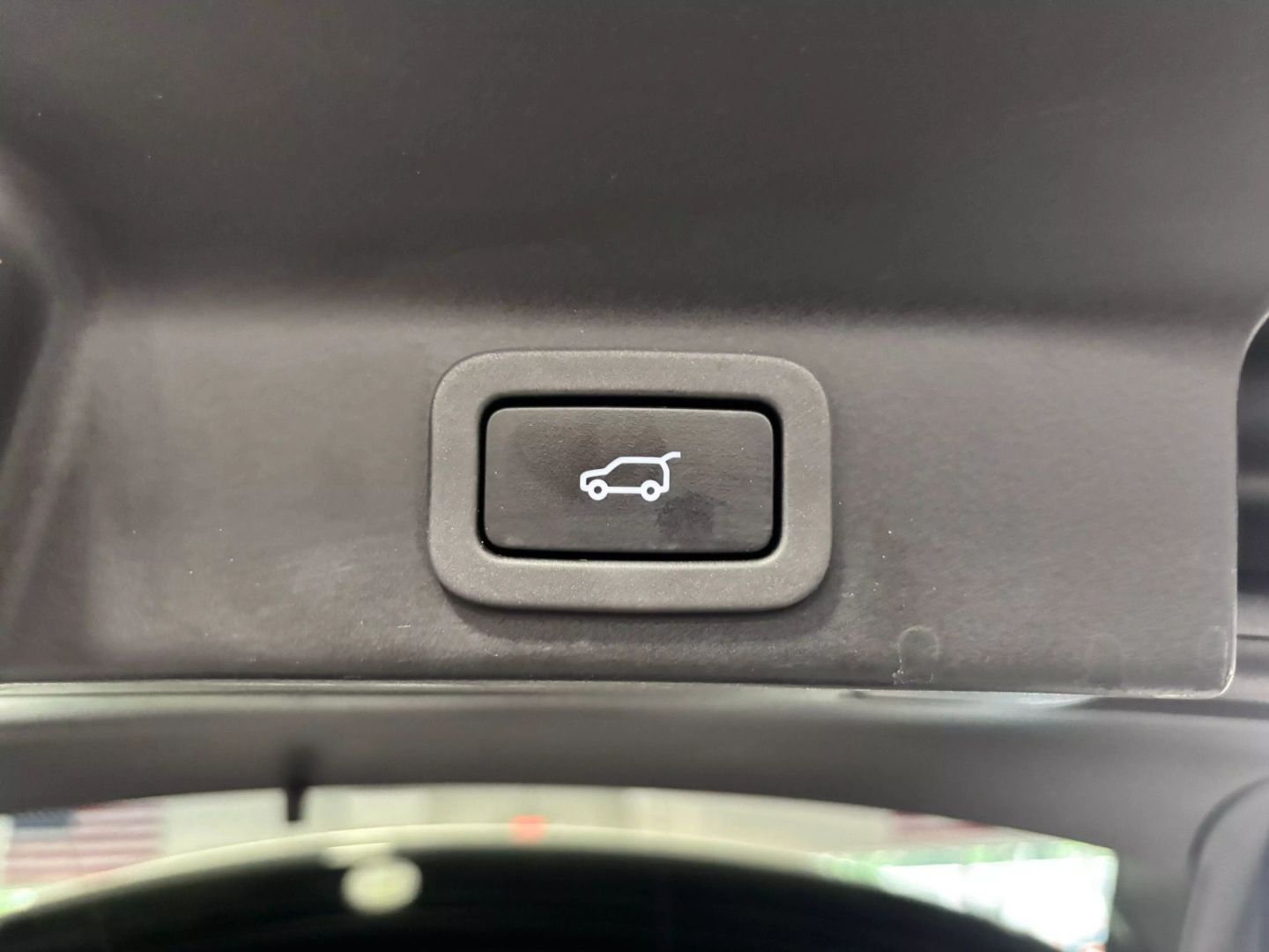 2018 Jaguar F-pace 30t Premium Sport Utility 4d - Image 38