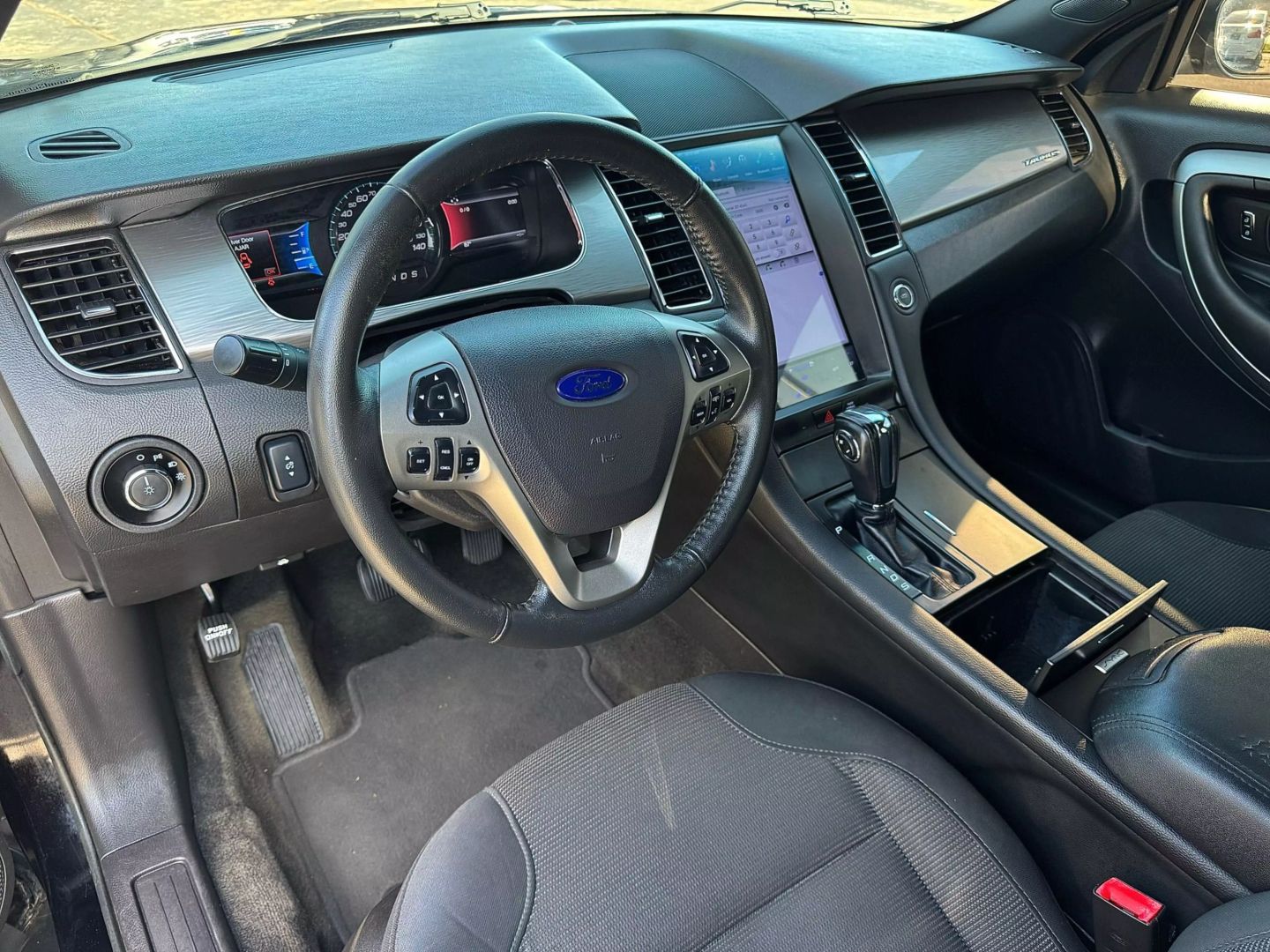 2016 Ford Taurus - Image 13
