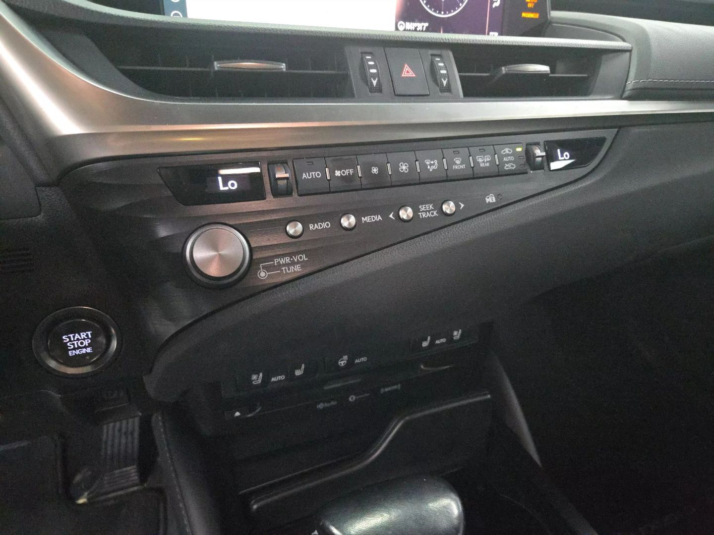 2021 Lexus Es - Image 26