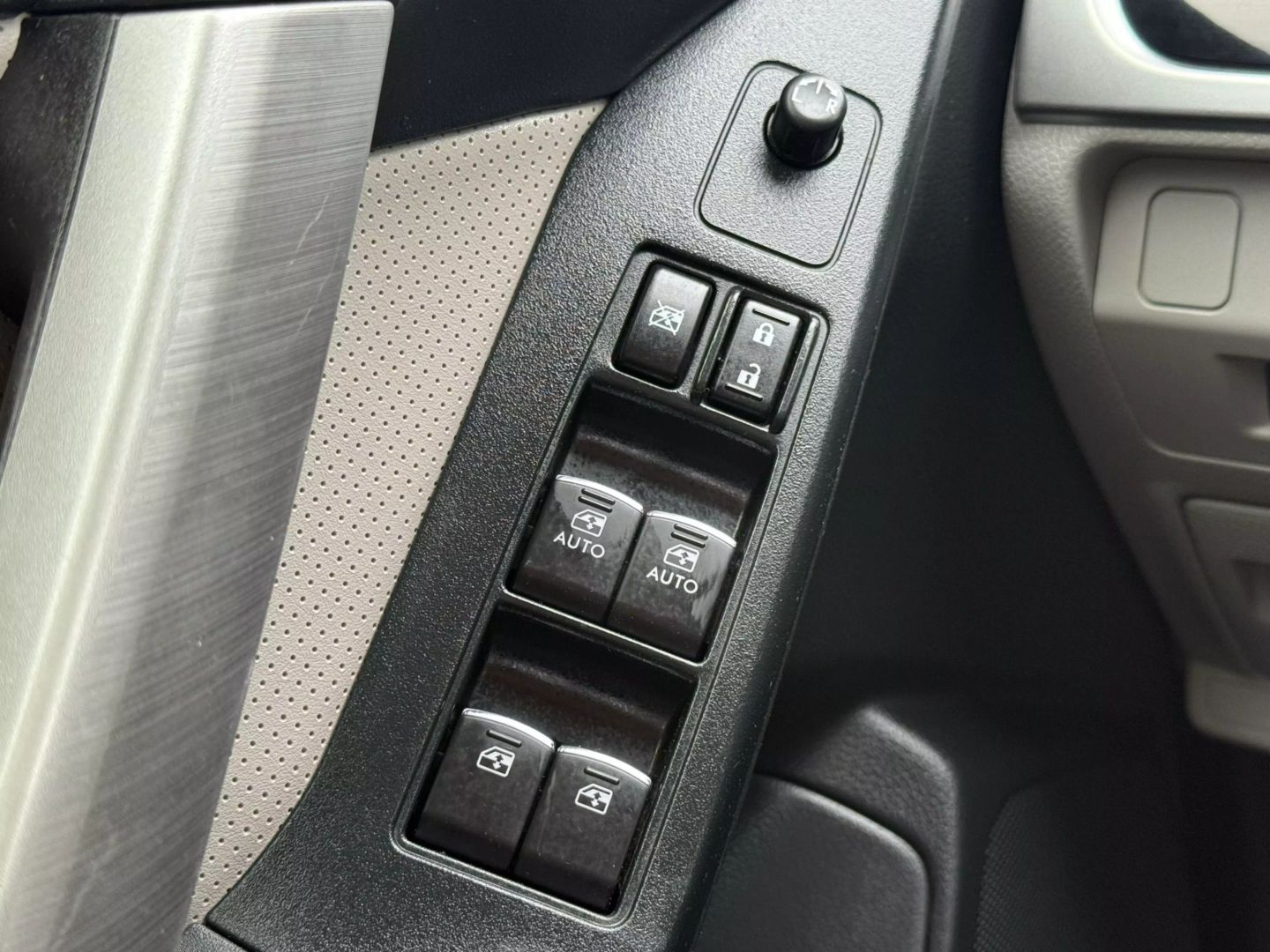 2017 Subaru Forester - Image 39