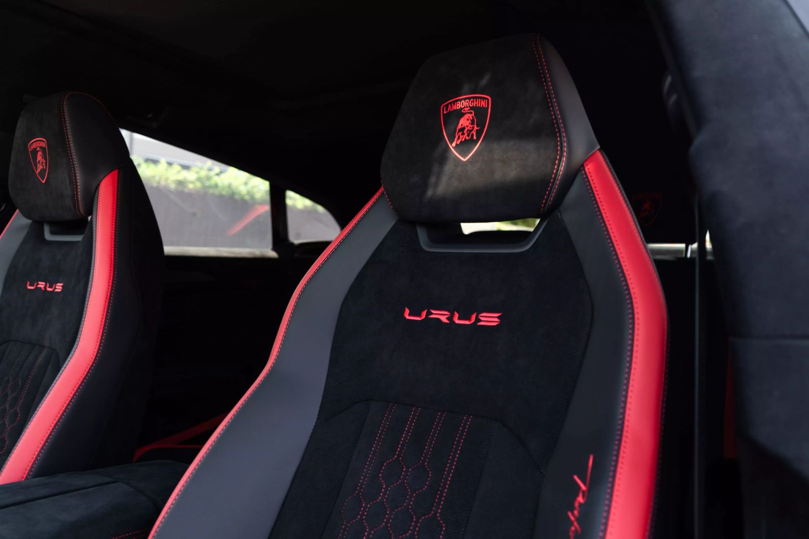 2024 Lamborghini Urus - Image 32
