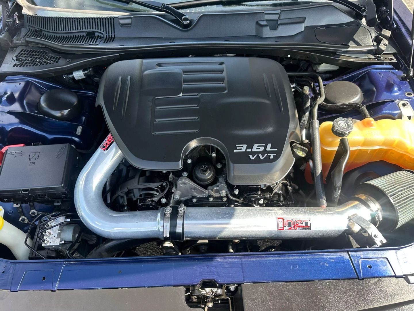 2016 Dodge Challenger - Image 31