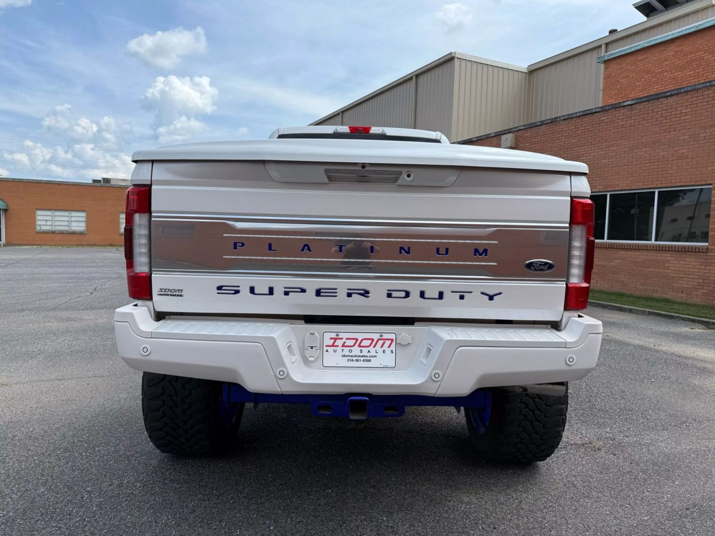 2017 Ford F250 Super Duty Crew Cab - Image 4