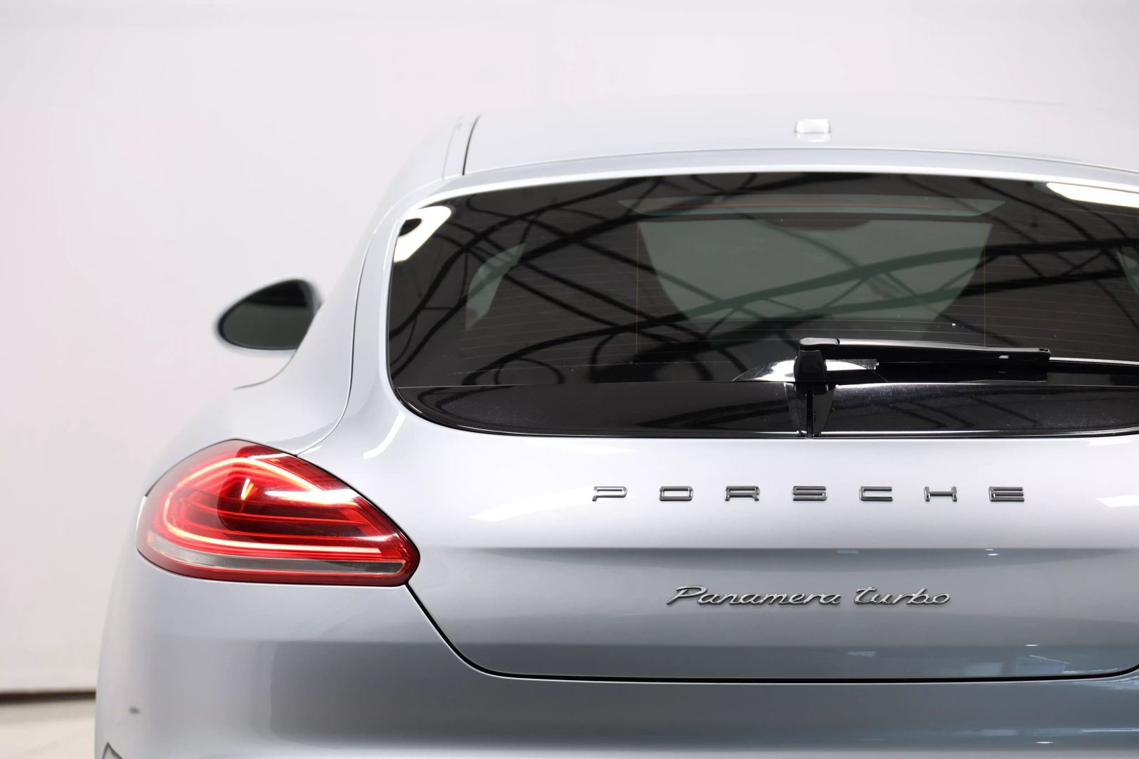 2014 Porsche Panamera - Image 70