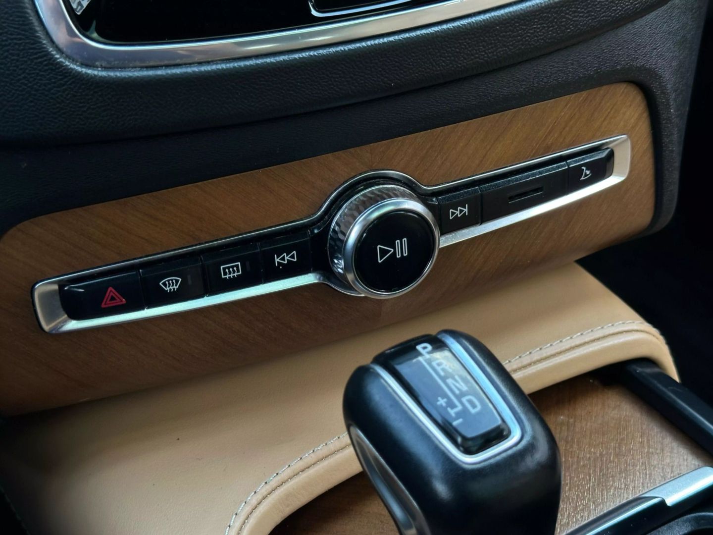 2017 Volvo Xc90 - Image 43