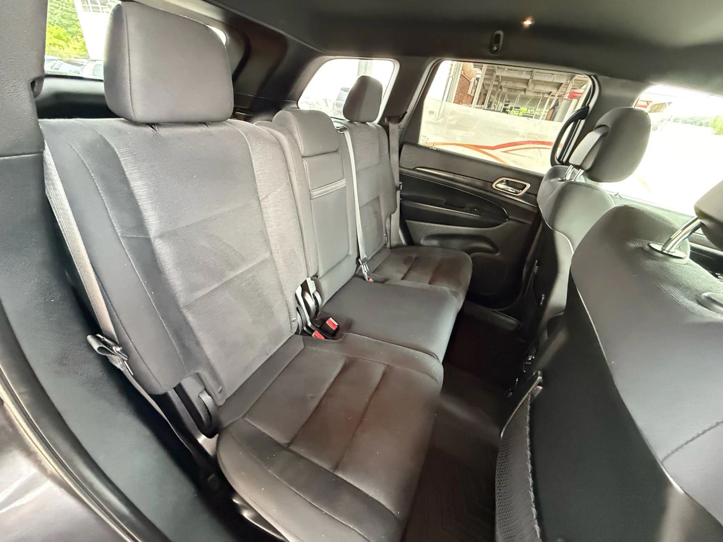 2017 Jeep Grand Cherokee - Image 23